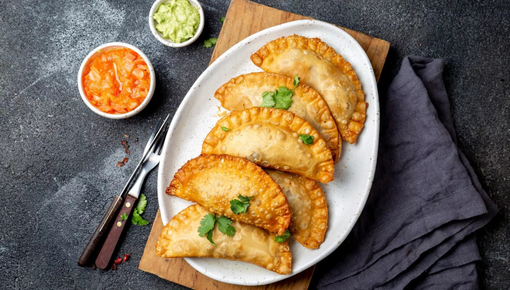 EMPANADAS-TOP-1900x1080.jpg